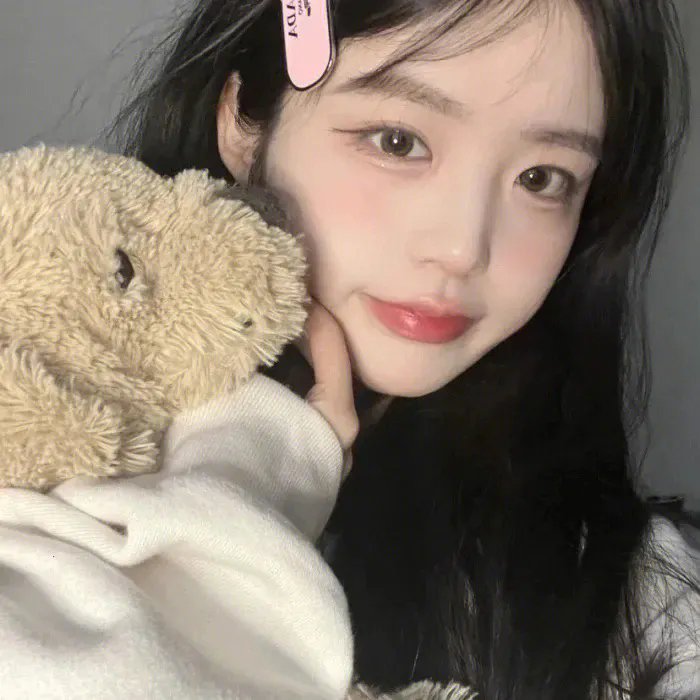 红色机尾